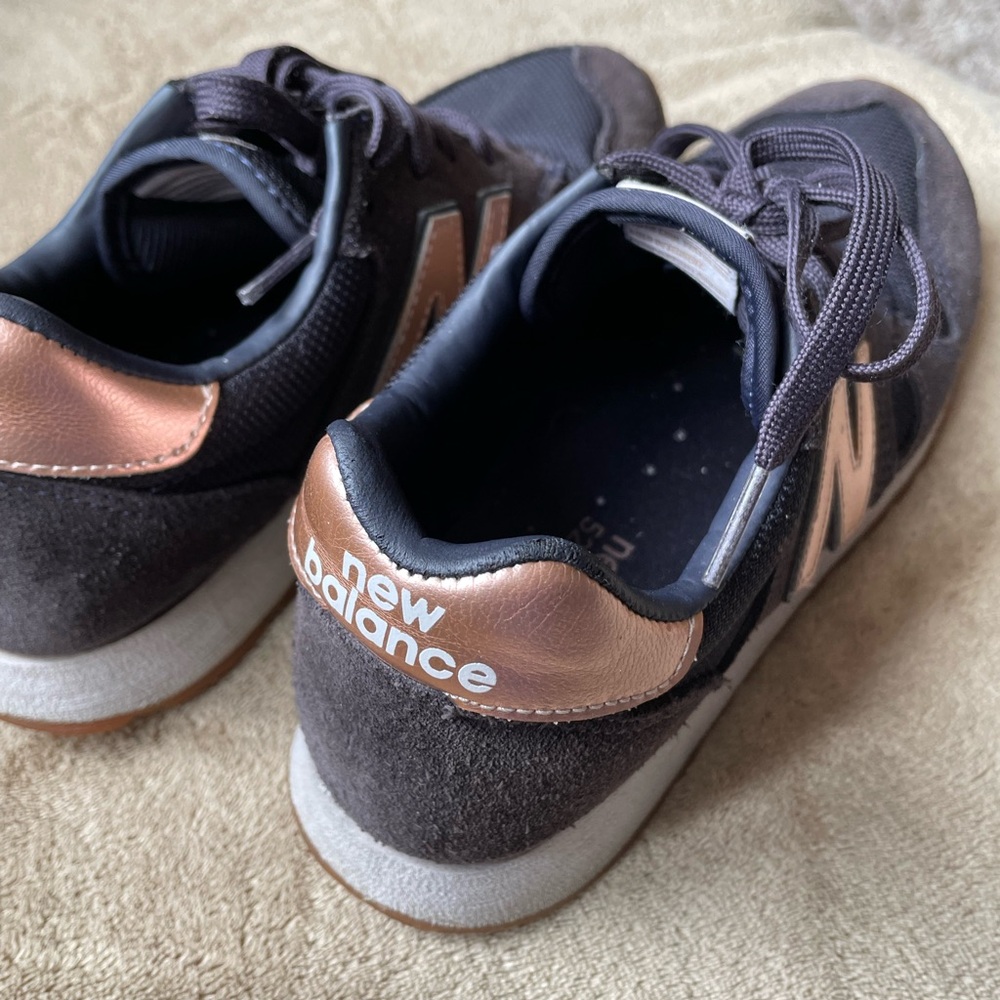Stylish New Balance 520 Black Sneakers